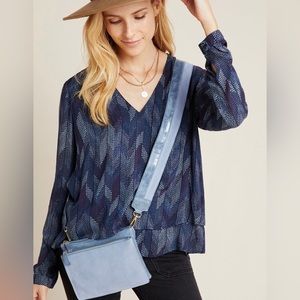 3/$25!!! Cloth & Stone Navy Dotted Herringbone Blouse size 2X